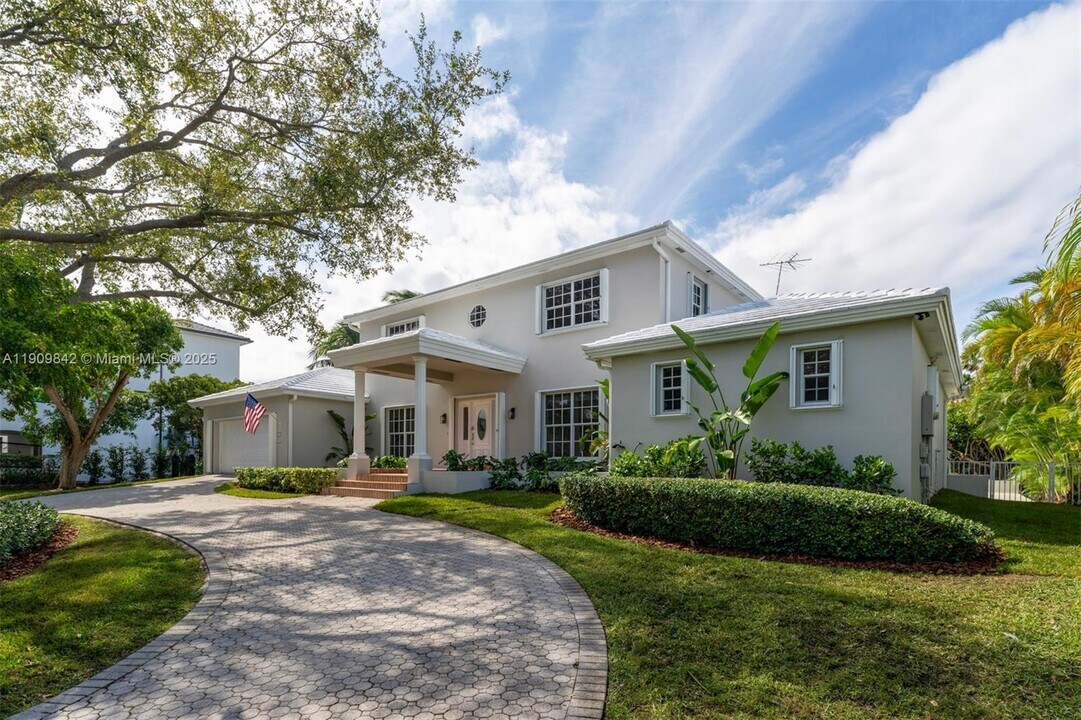 13032 Mar St in Coral Gables, FL - Building Photo