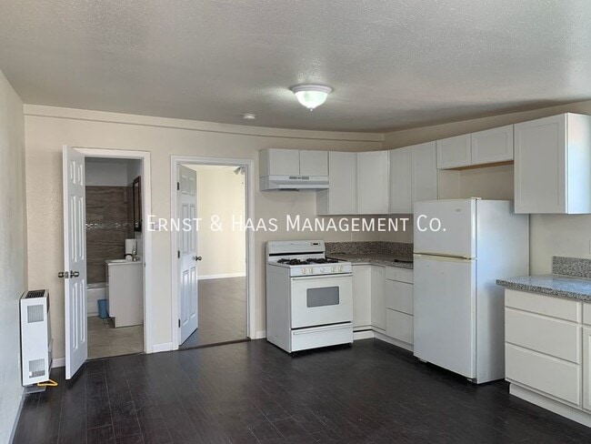 2360 Golden Ave in Long Beach, CA - Building Photo - Building Photo