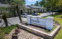 Square Park in Tallahassee, FL - Foto de edificio - Building Photo