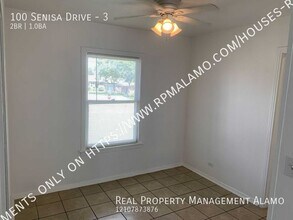 100 Senisa Dr in San Antonio, TX - Building Photo - Building Photo