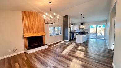 1101 W Main St in Carrboro, NC - Building Photo - Building Photo