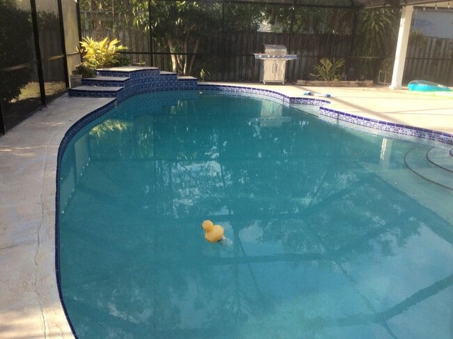 12305 Sawgrass Ct in Wellington, FL - Building Photo - Building Photo