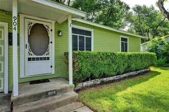 904 E 55th 1/2 St in Austin, TX - Building Photo - Building Photo