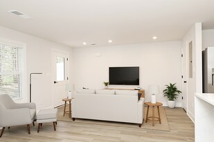 2407 Anlee Rd in Crozet, VA - Building Photo