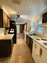 38 Lincoln Ave in Defuniak Springs, FL - Building Photo - Building Photo