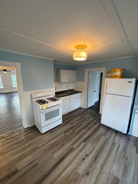 4 Russell St, Unit 4 in Saratoga Springs, NY - Building Photo