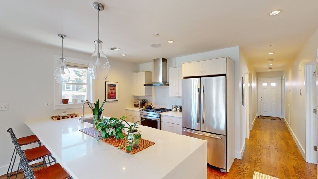 64 Pleasant St in Boston, MA - Building Photo