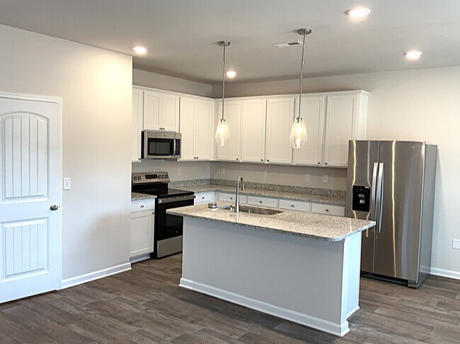 3216 Emberly Dr in Roebuck, SC - Building Photo - Building Photo