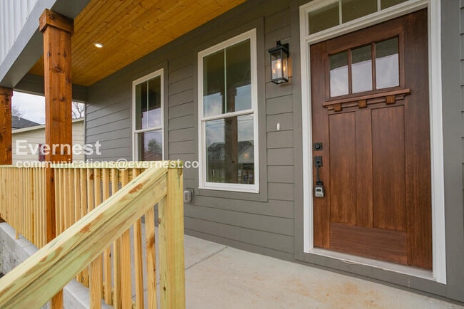 1612 23rd Ave N in Nashville, TN - Foto de edificio - Building Photo