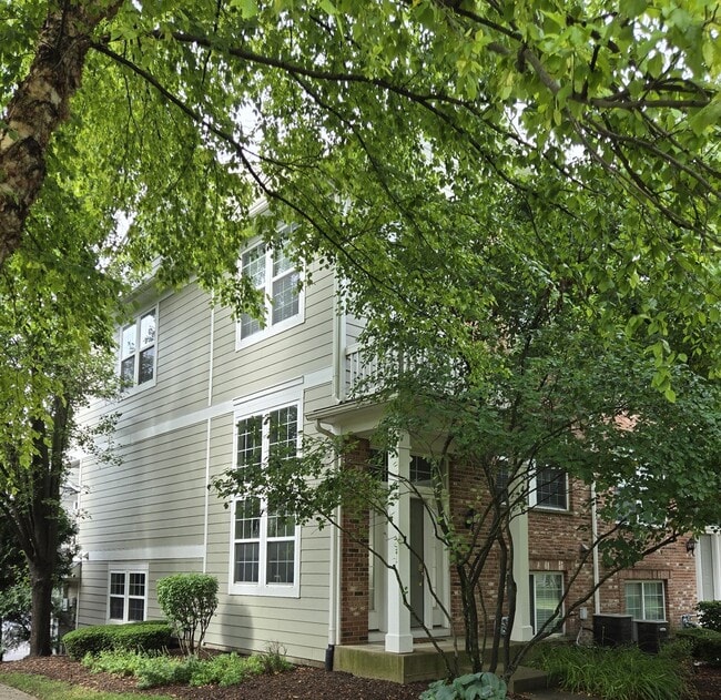 2446 Emily Ln in Elgin, IL - Building Photo - Building Photo