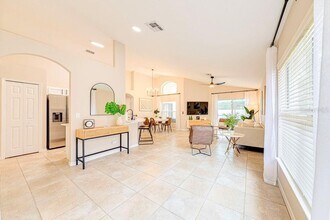 140 Rubino Dr in Davenport, FL - Foto de edificio - Building Photo