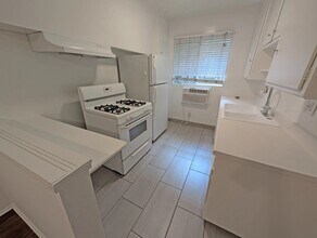 The Alamar in Los Angeles, CA - Building Photo - Building Photo