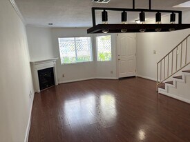 219 N Adams St in Glendale, CA - Building Photo