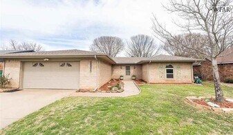 1211 Amherst St in Burkburnett, TX - Building Photo