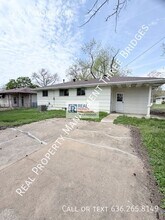 1730 Crosby Ln in Florissant, MO - Building Photo - Building Photo