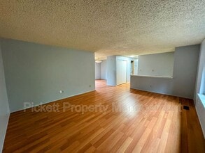 3100 Armstrong Ln NE in Bremerton, WA - Building Photo - Building Photo