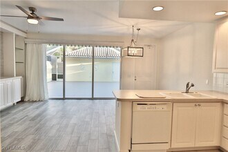 6182 Towncenter Cir in Naples, FL - Building Photo - Building Photo