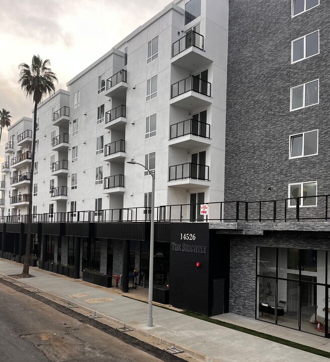 14526 Kittridge St-Unit -206 in Los Angeles, CA - Foto de edificio