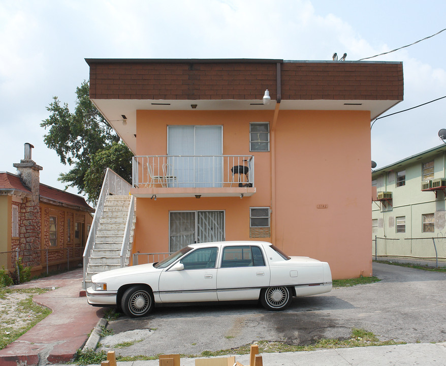 1142 NW 6th St in Miami, FL - Building Photo