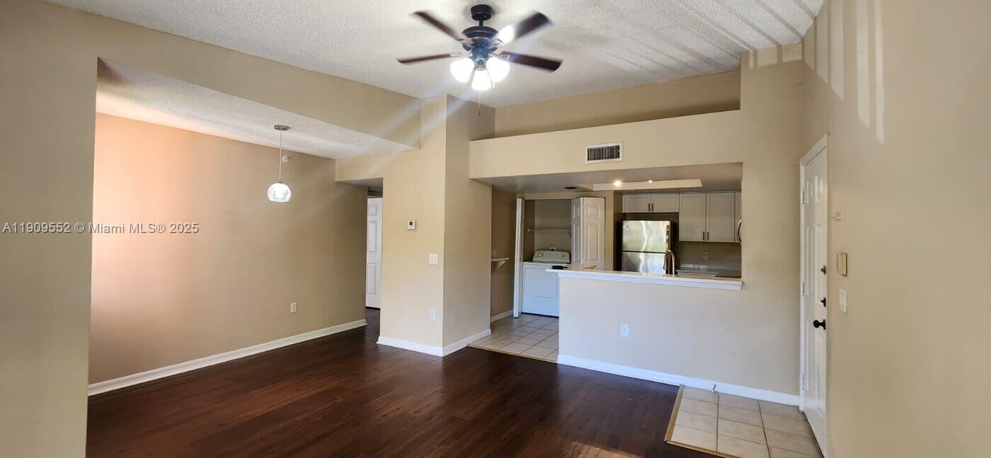 4151 N Haverhill Rd in West Palm Beach, FL - Building Photo