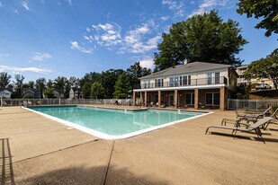 Villas at Southern Ridge in Charlottesville, VA - Building Photo