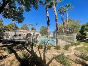 2101 Sealion Dr in Las Vegas, NV - Building Photo - Building Photo