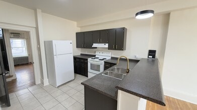 73 St Paul St in St Catharines, ON - Building Photo - Building Photo