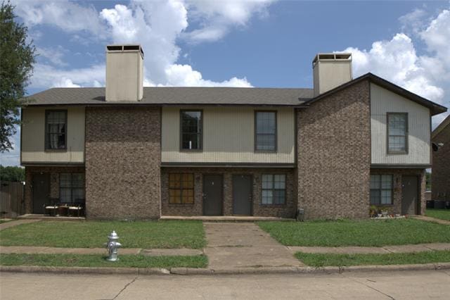 property at 2814 Wimbledon Ct