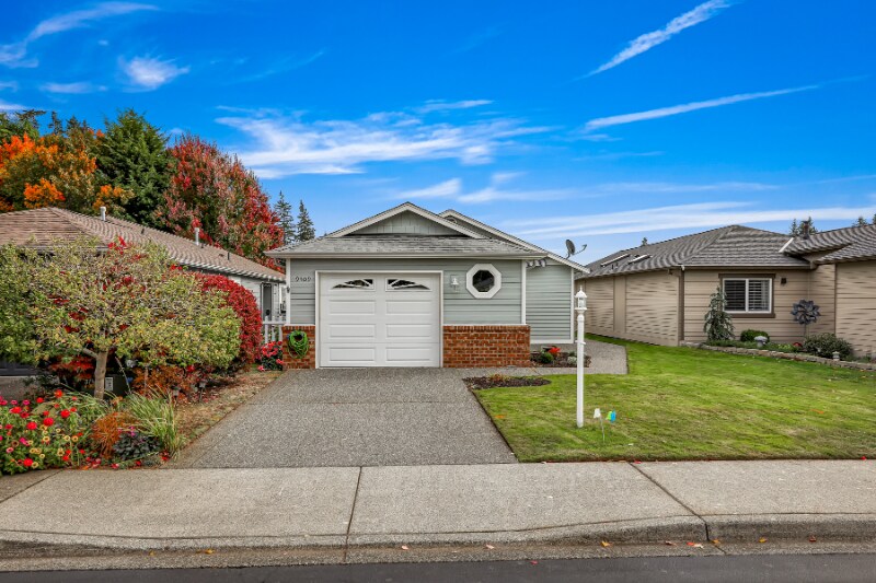 9309 45th Dr NE in Marysville, WA - Foto de edificio