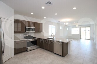 8810 W Pasadena Ave in Glendale, AZ - Building Photo - Building Photo