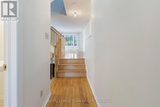 10 Stonebriar Dr in Ottawa, ON - Building Photo - Building Photo