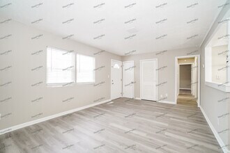 1121 Gibson Rd in Reynoldsburg, OH - Building Photo - Building Photo