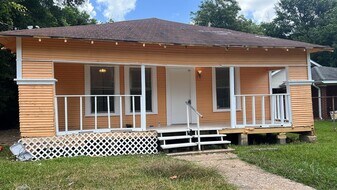 755 Doucette Ave in Beaumont, TX - Building Photo