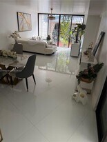 13198 SW 10th Terrace Dr in Miami, FL - Building Photo