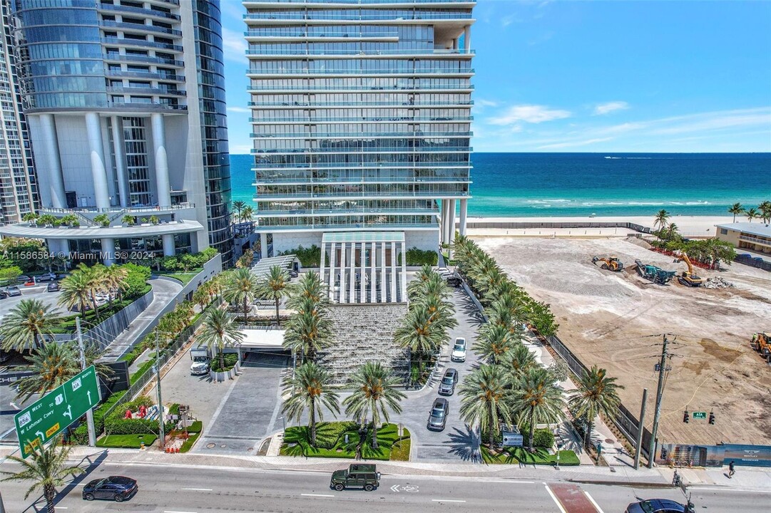 18501 Collins Ave in Sunny Isles Beach, FL - Building Photo