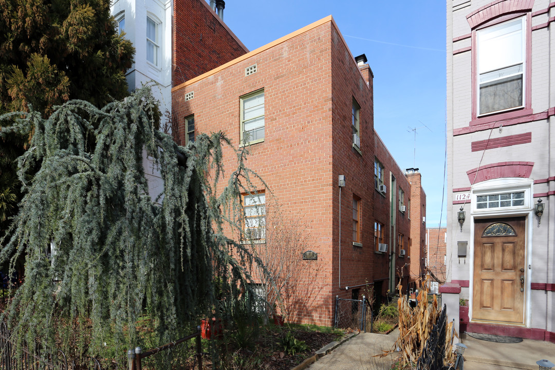 1122 F St NE in Washington, DC - Building Photo