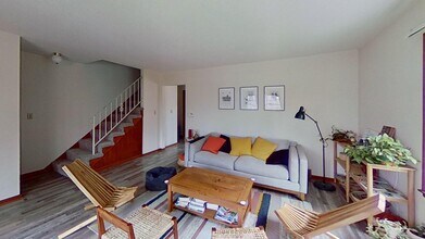 216 N Riverside Dr in Ames, IA - Building Photo - Building Photo