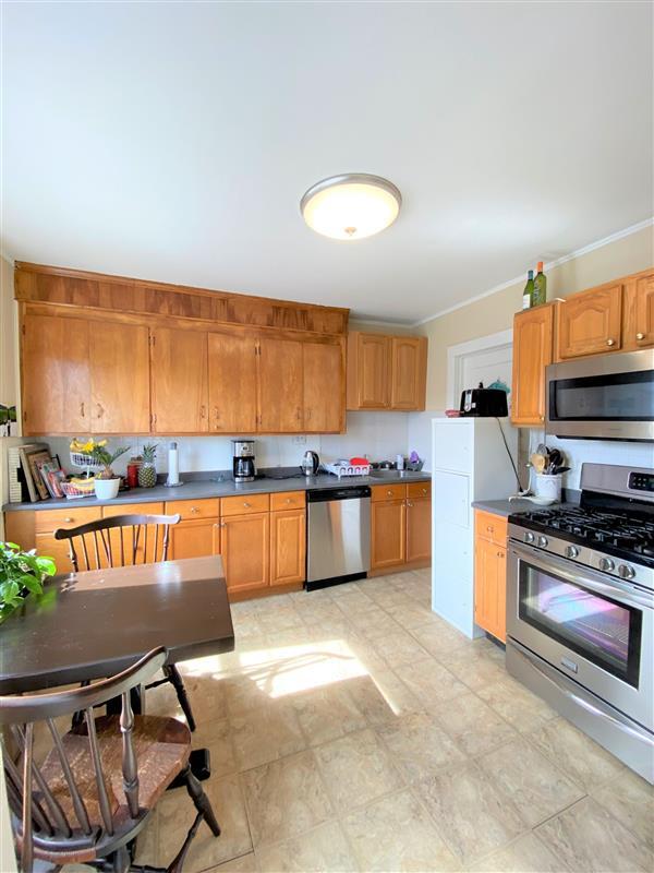 258 Belmont St, Unit #3 in Watertown, MA - Building Photo - Building Photo