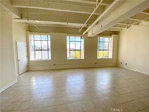 312 W 5th St, Unit 1125 in Los Angeles, CA - Building Photo - Building Photo