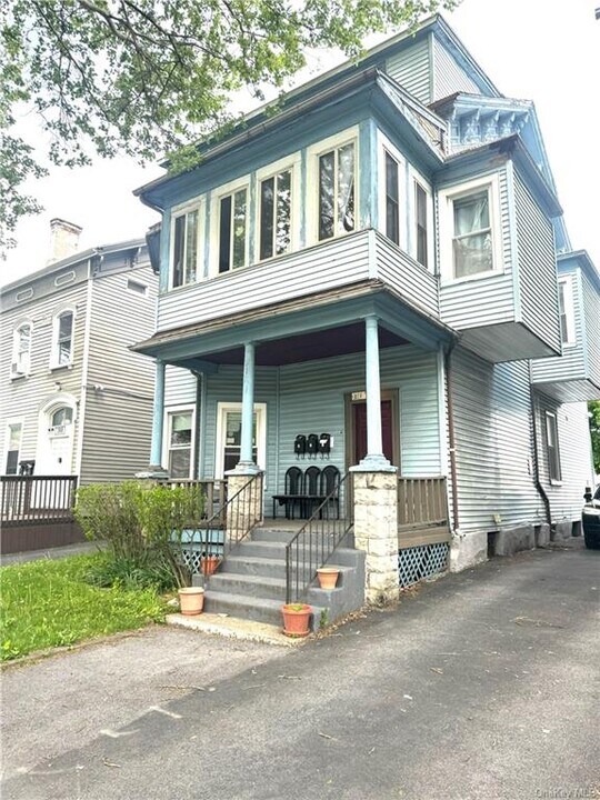 371 Church St in Poughkeepsie, NY - Building Photo