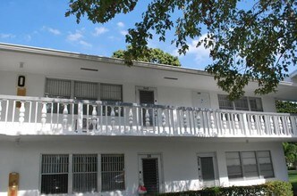 348 Windsor O in West Palm Beach, FL - Building Photo - Building Photo