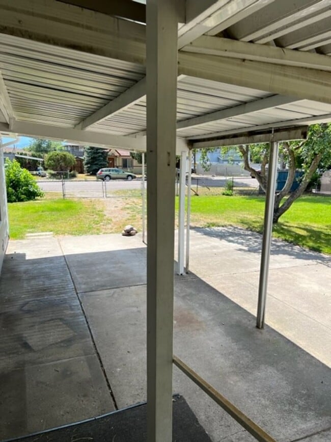 property at 837 Stephens Ave