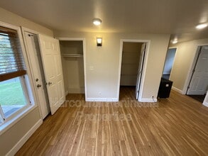 1742 Anderson St in Bremerton, WA - Building Photo - Building Photo