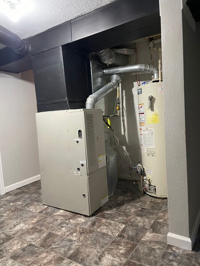 639 S Main Ave in Dickinson, ND - Building Photo - Building Photo