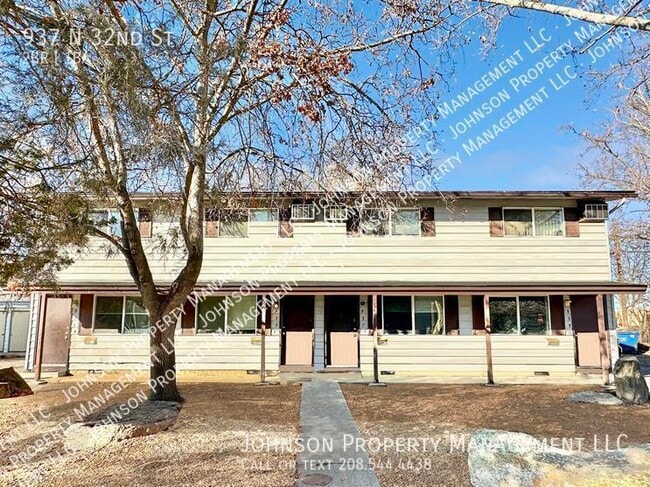 property at 937 N 32nd St