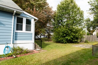 8 Poplar Ave in Wilmington, DE - Building Photo - Building Photo