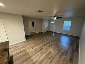 10433 Chalmer St in Spring Hill, FL - Building Photo - Building Photo