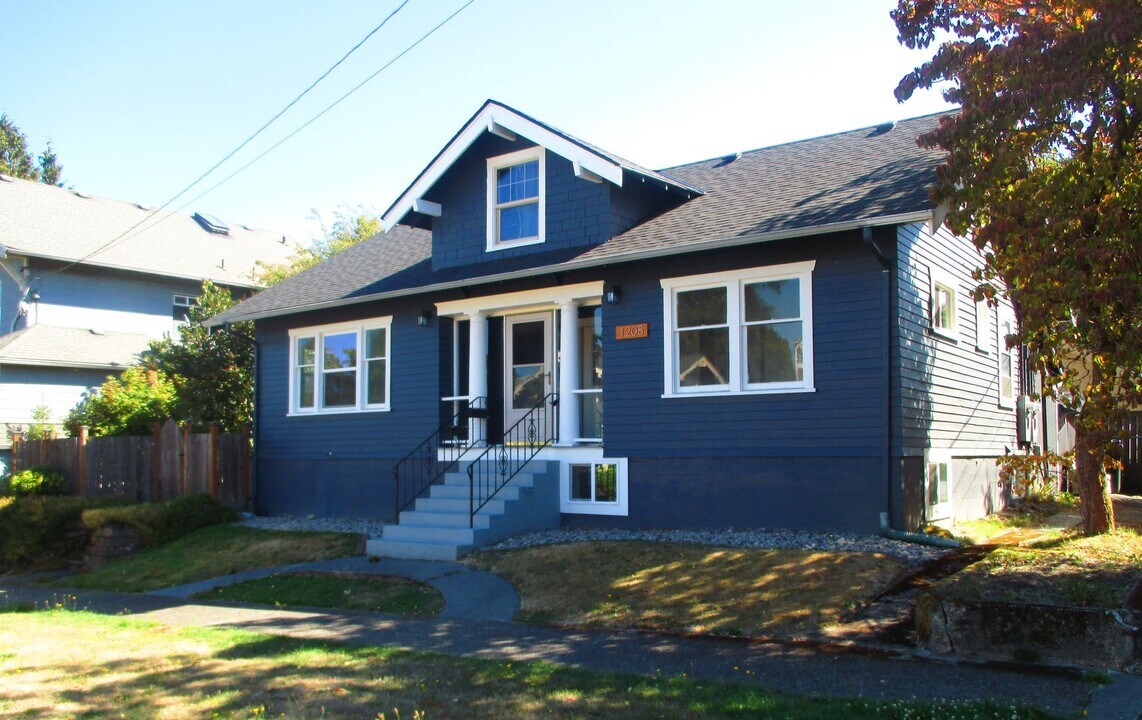1208 N 10th St in Tacoma, WA - Building Photo