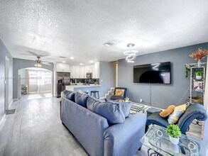 1660 SW 47th Ave in Fort Lauderdale, FL - Building Photo - Building Photo