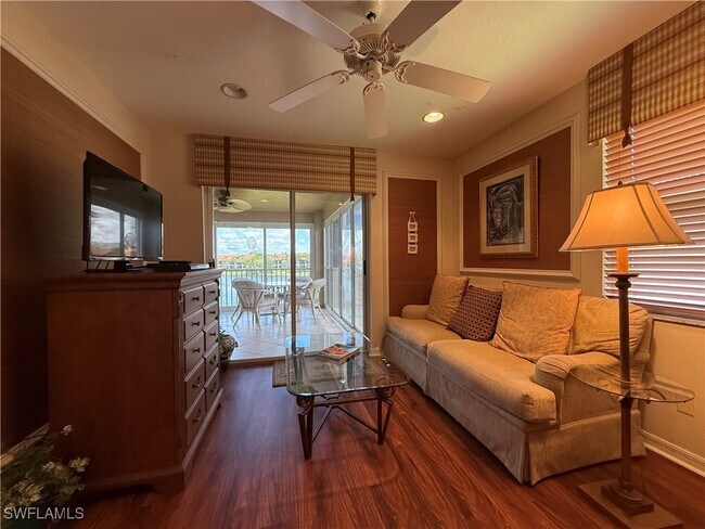 6580 Huntington Lakes Cir